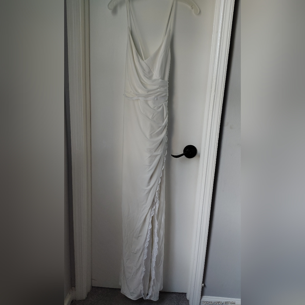 Elegant White Backless Dress